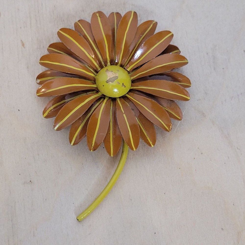 Vintage Mod Flower Daisy Pin Brown Yellow Metal 3 Inch 70s Retro